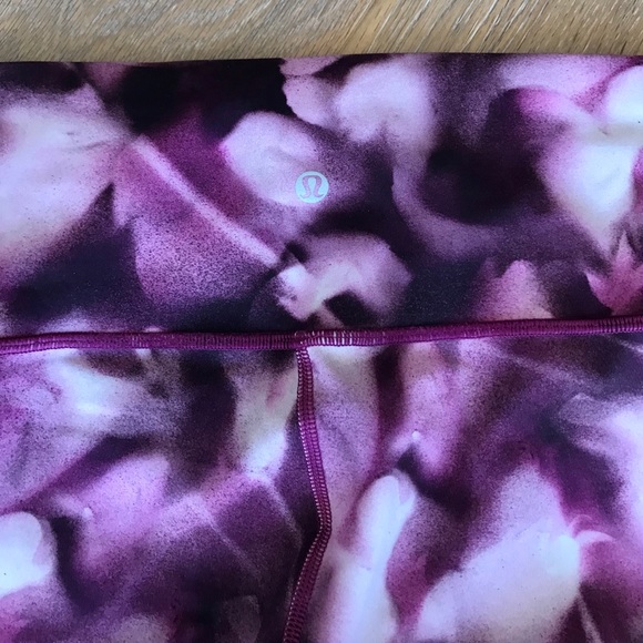 LuluLemon Yoga III Crop Pants - Picture 5 of 5